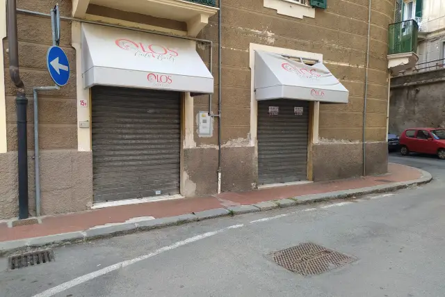 Negozio in Via Monturbano, Savona - Foto 1