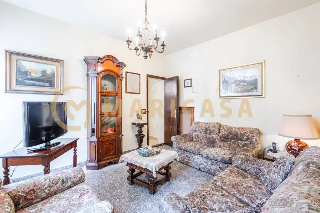 Mansion in Strada Morane 542, Modena - Photo 1