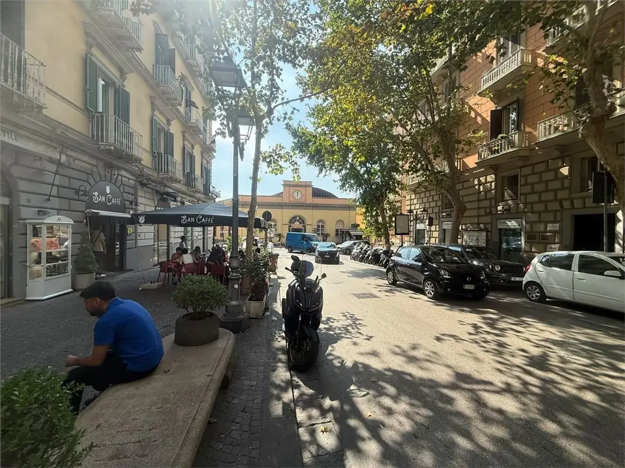 Negozio in Via Gian Lorenzo Bernini, Napoli, {3} - Foto 2
