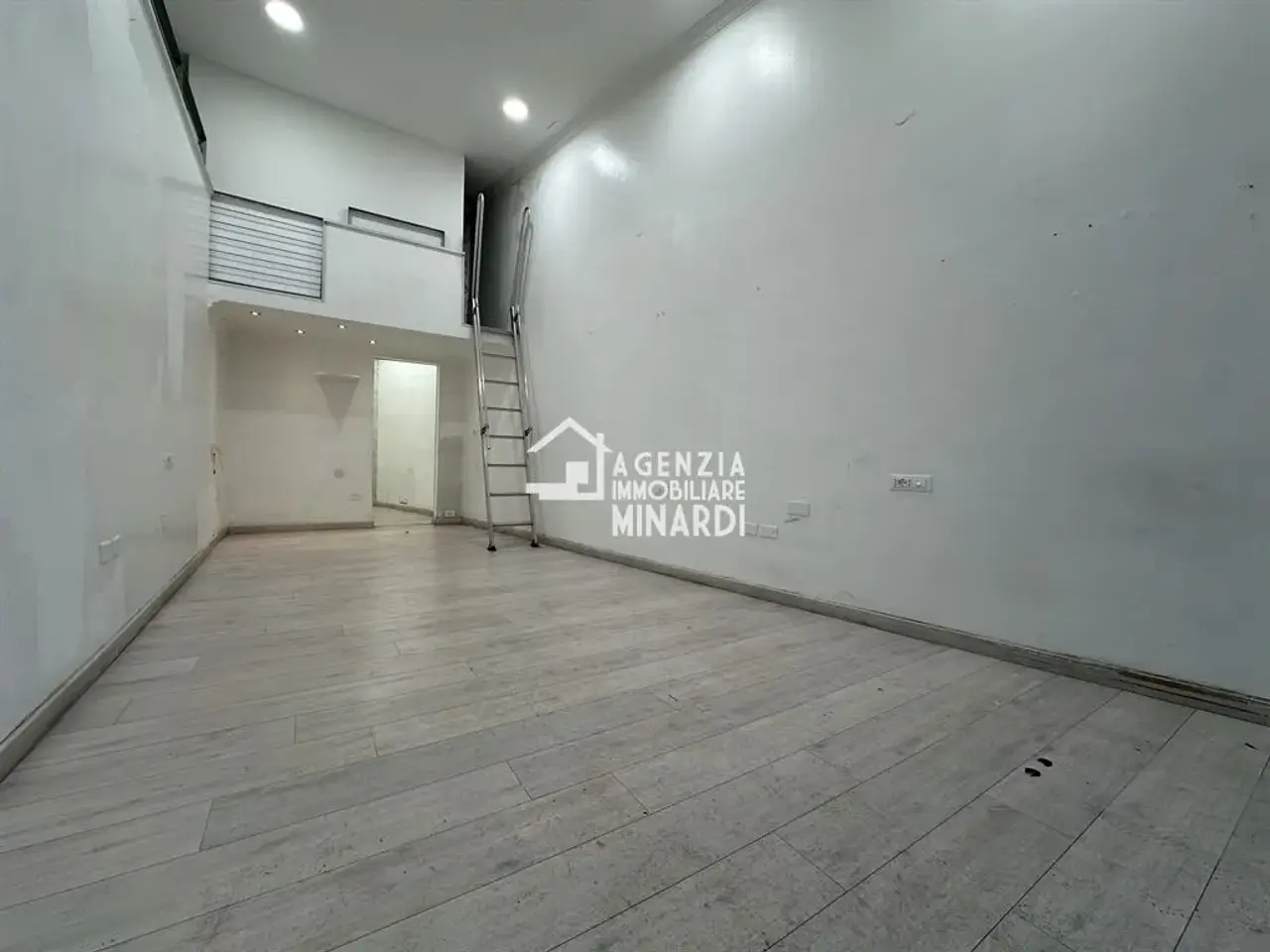 Negozio in , Faenza, {3} - Foto 1