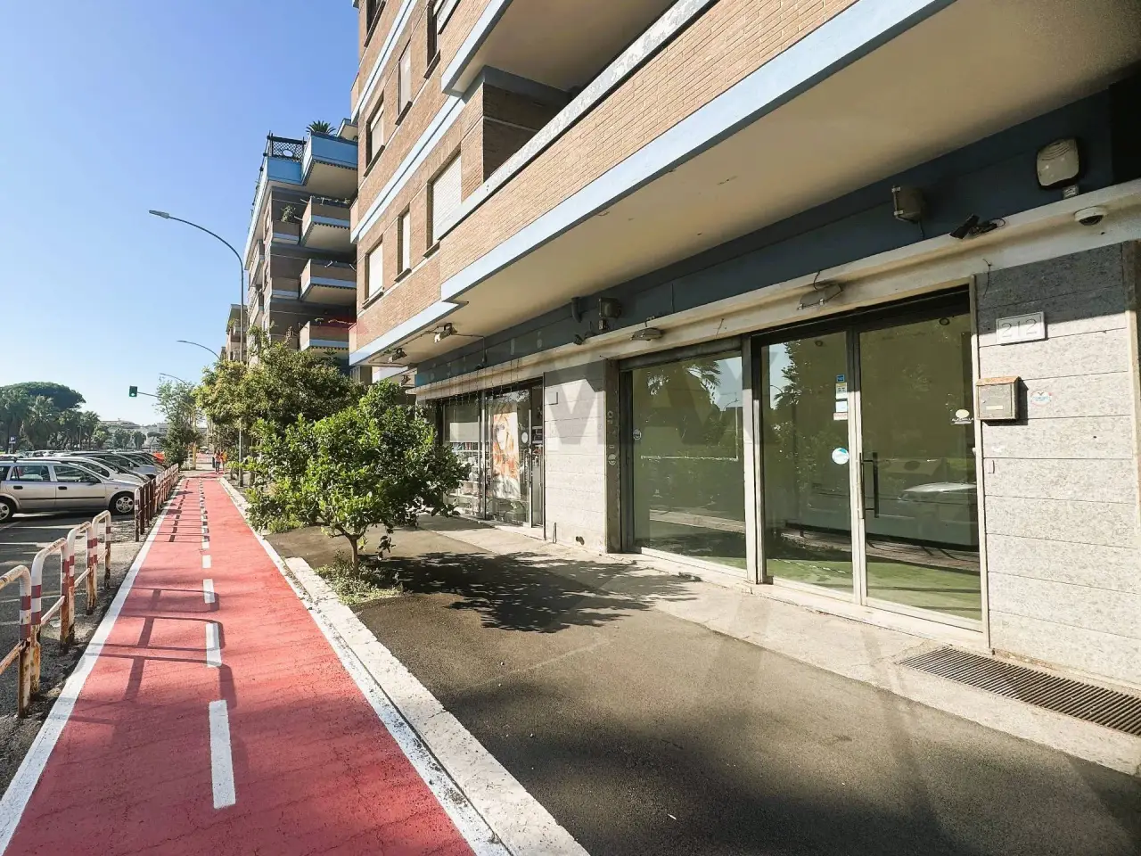 Negozio in Via Isole del Capo Verde 212, Roma, {3} - Foto 1
