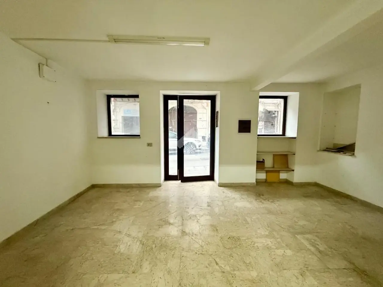 Negozio in Via Giuseppe Garibaldi 165, Carini, {3} - Foto 1