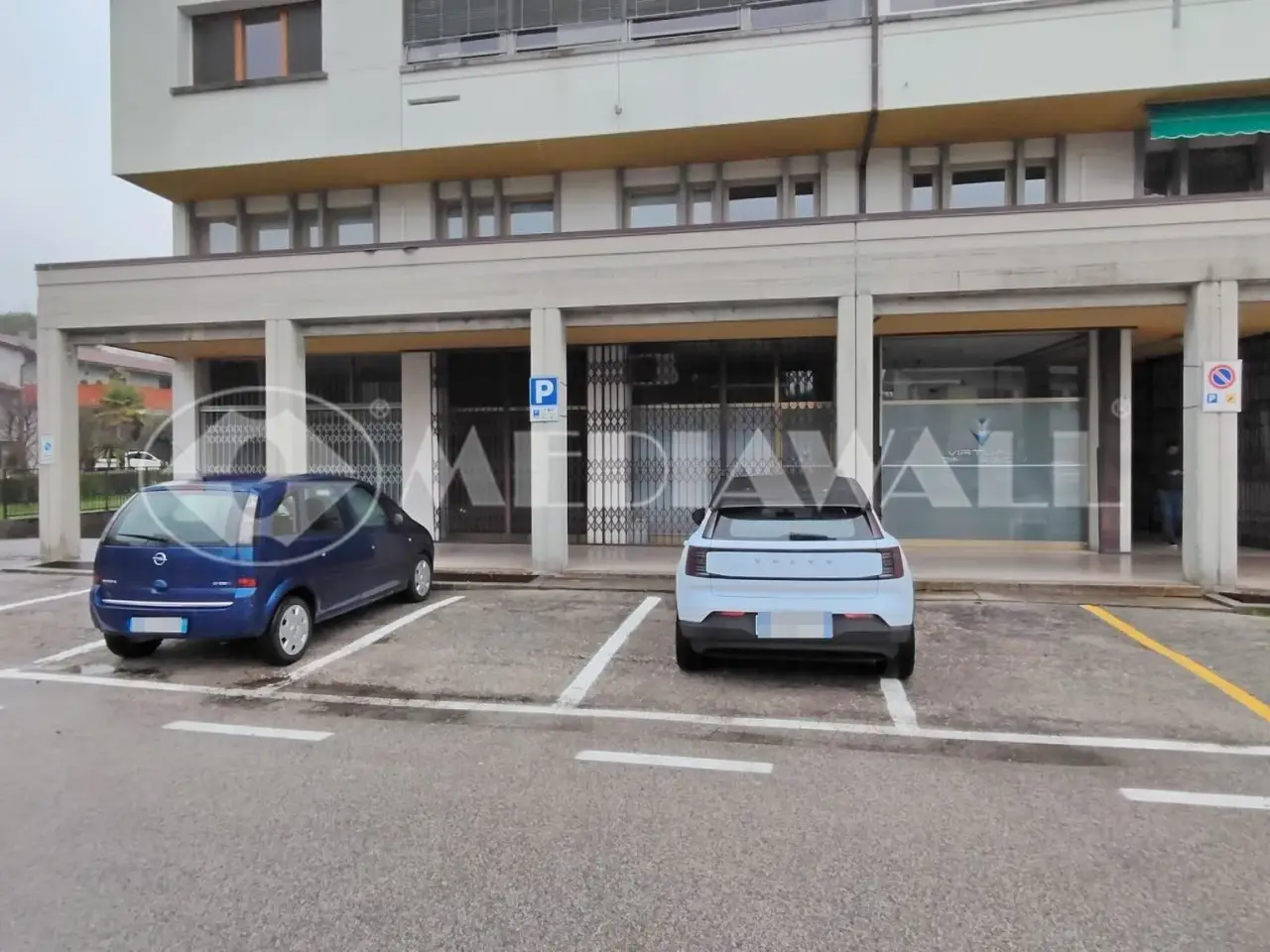 Negozio in Via Carlo Mazzoli Taic 6, Maniago, {3} - Foto 1