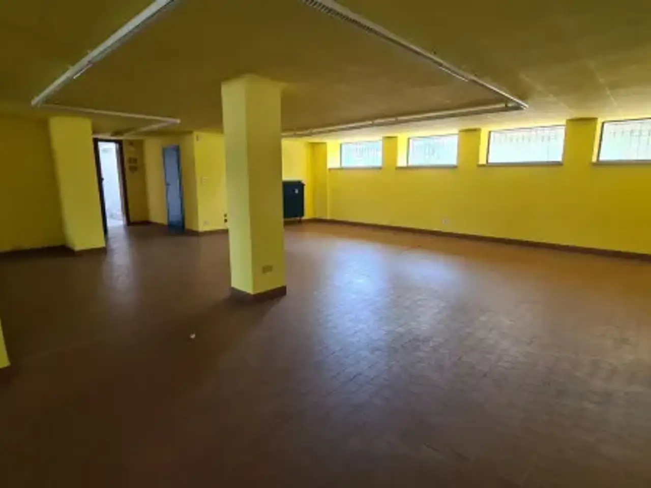 Magazzino in Via Vignolo 6, Cuneo, {3} - Foto 2