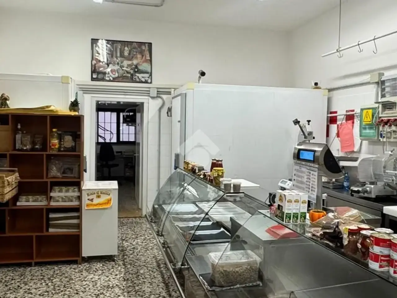 Negozio in Piazza Alberto Stringa 28, Caprino Veronese, {3} - Planimetria 1