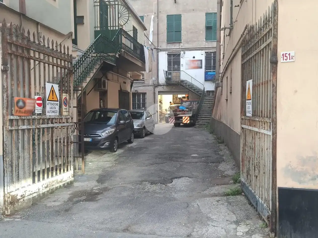 Magazzino in Via Fereggiano, Genova, {3} - Foto 1