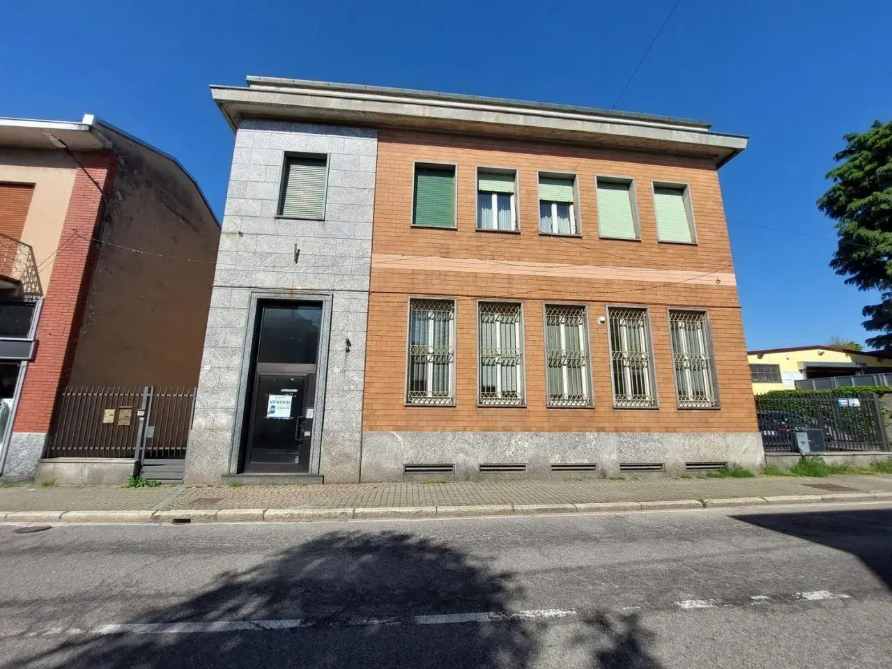 Ufficio in Via Vittorio Veneto, 11, 21017 Samarate Va, Italia, Samarate, {3} - Foto 1