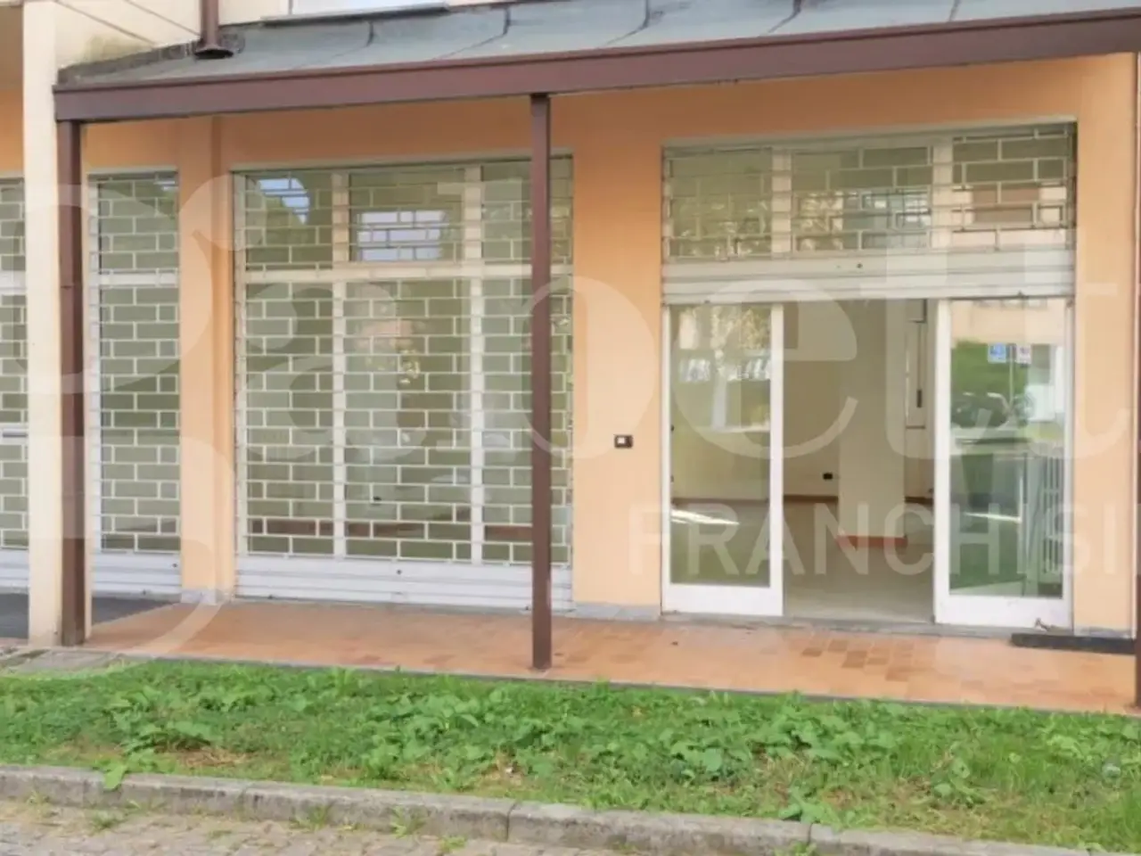 Negozio in Via Sorteni 7, Monza, {3} - Foto 1