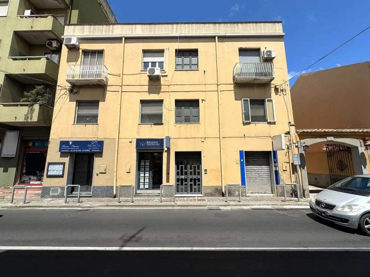 Locale commerciale in , Catanzaro, {3} - Foto 1