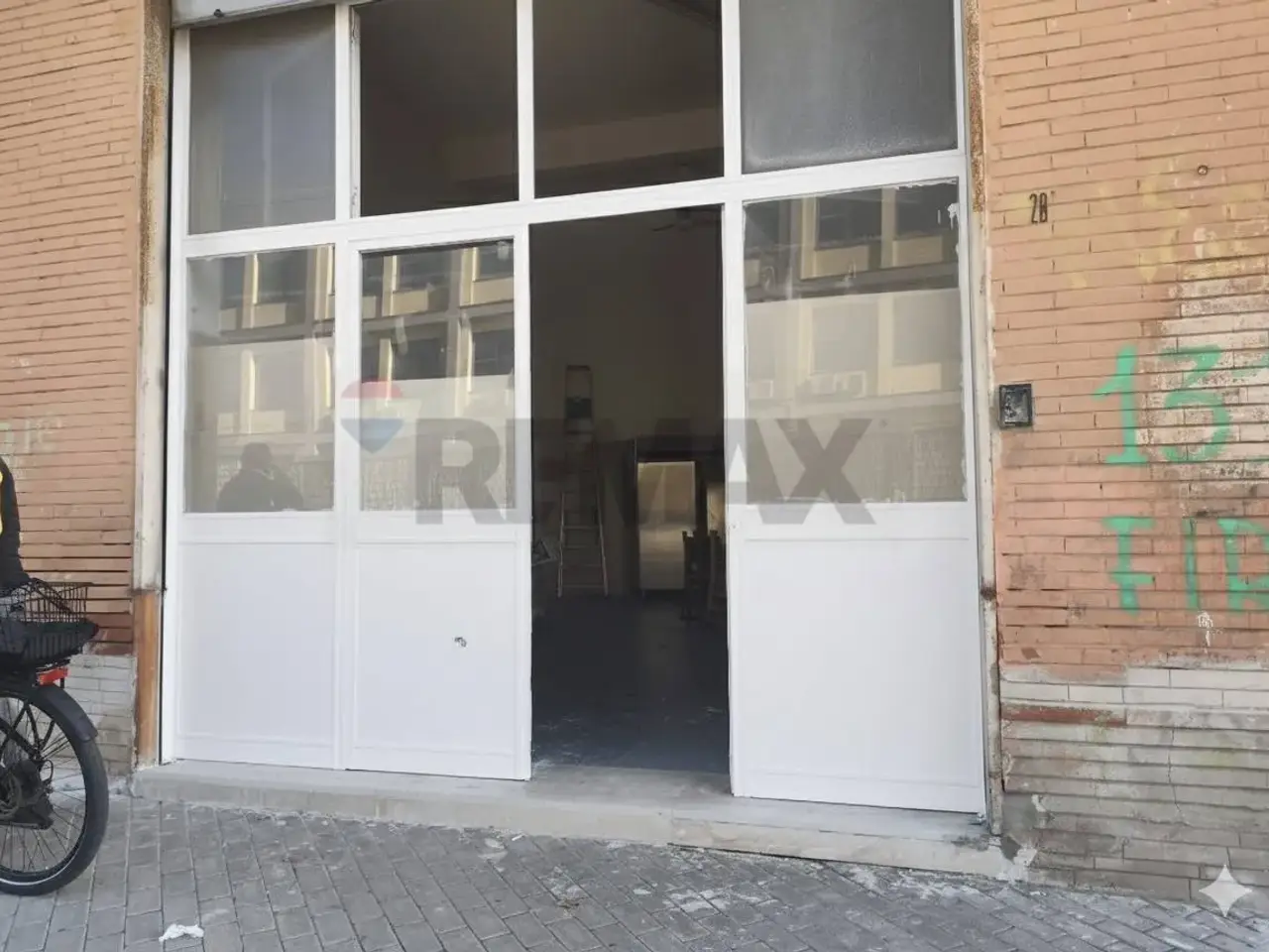 Negozio in Via Ferrante Imparato 205, Napoli, {3} - Foto 1