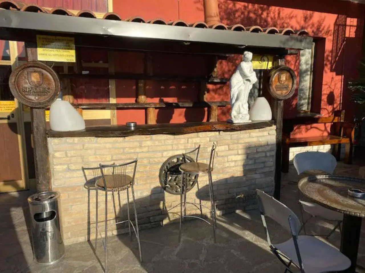 Locale commerciale in Via Monza 15, Roma, {3} - Foto 1