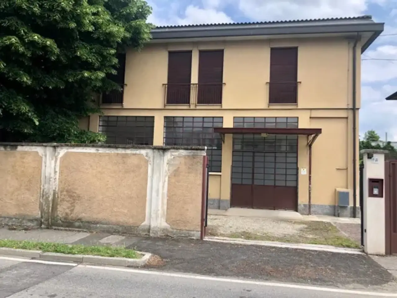 Capannone in Viale Lombardia, Gallarate, {3} - Foto 1