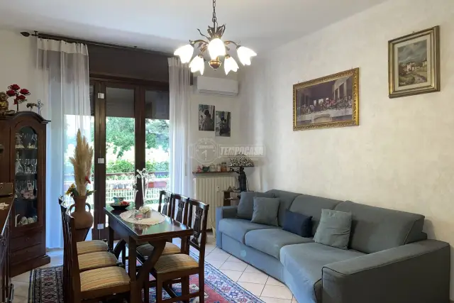 4-room flat in Via Giovanni Pascoli 16, Merate - Photo 1