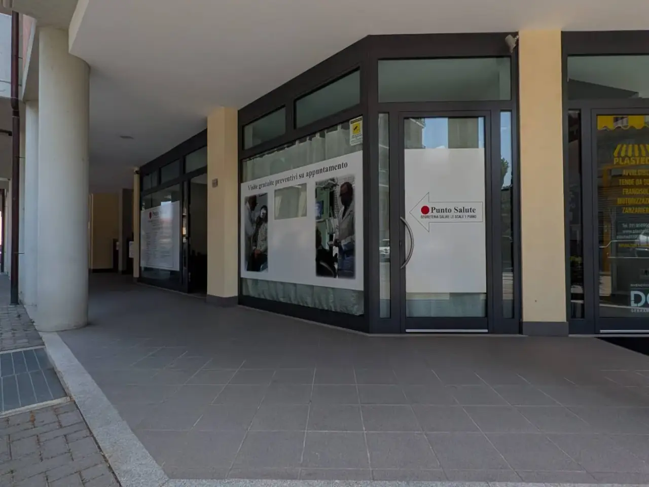 Negozio in Via Leumann 24, Rivoli, {3} - Foto 1