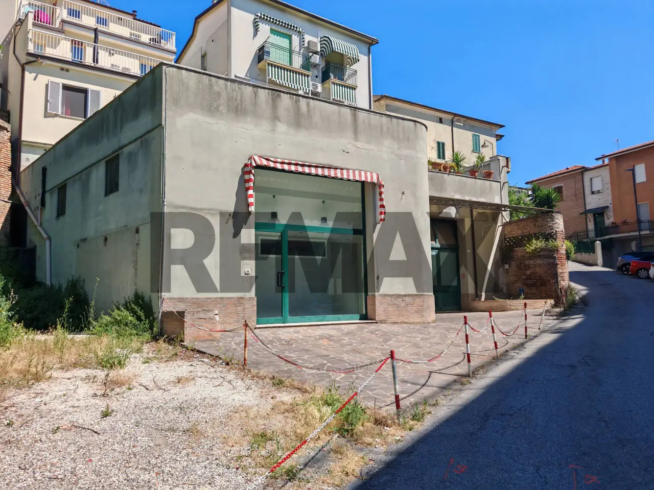 Negozio in Via Igino Simboli 2, Recanati, {3} - Foto 2