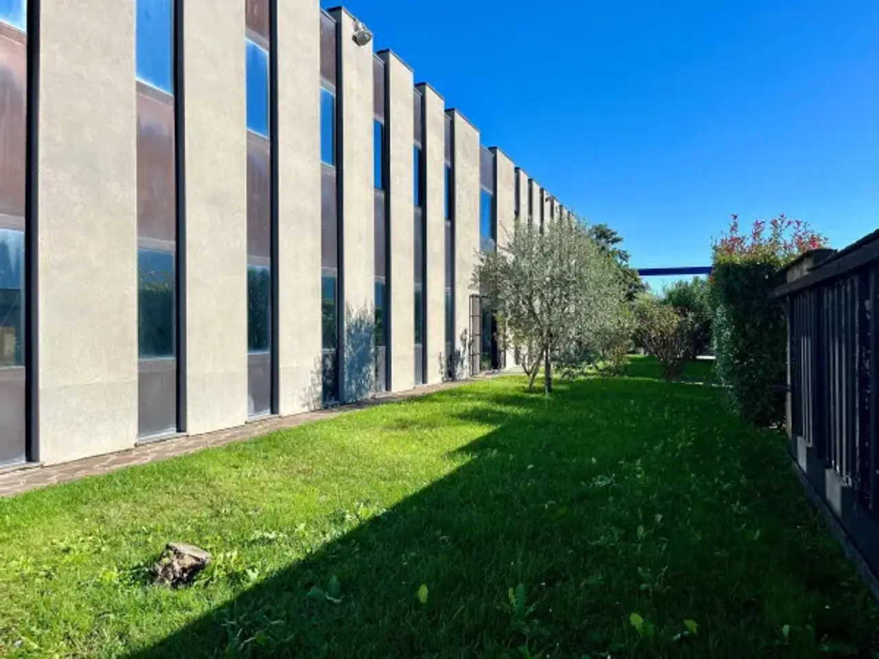 Capannone in Via Sofocle, Agrate Brianza, {3} - Foto 1
