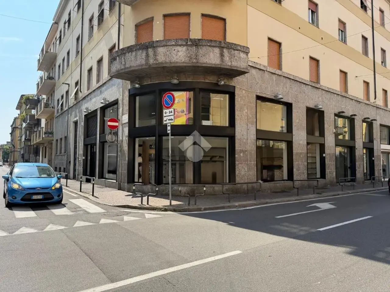 Negozio in Via Gian Maria Scotti 2, Bergamo, {3} - Foto 2