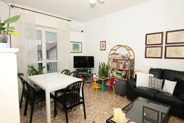 3-room flat in Via Francesco Baracca, Parabiago - Photo 1