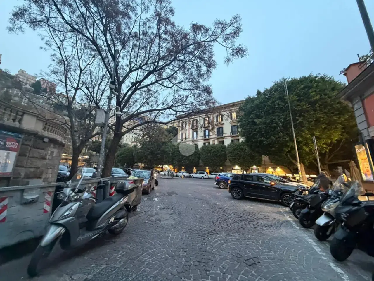 Negozio in Via G. Martucci 15, Napoli, {3} - Foto 1