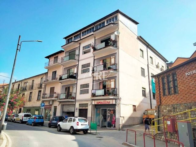 Quadrilocale in {3}, Viale Antonio Guarasci 86 - Foto 1