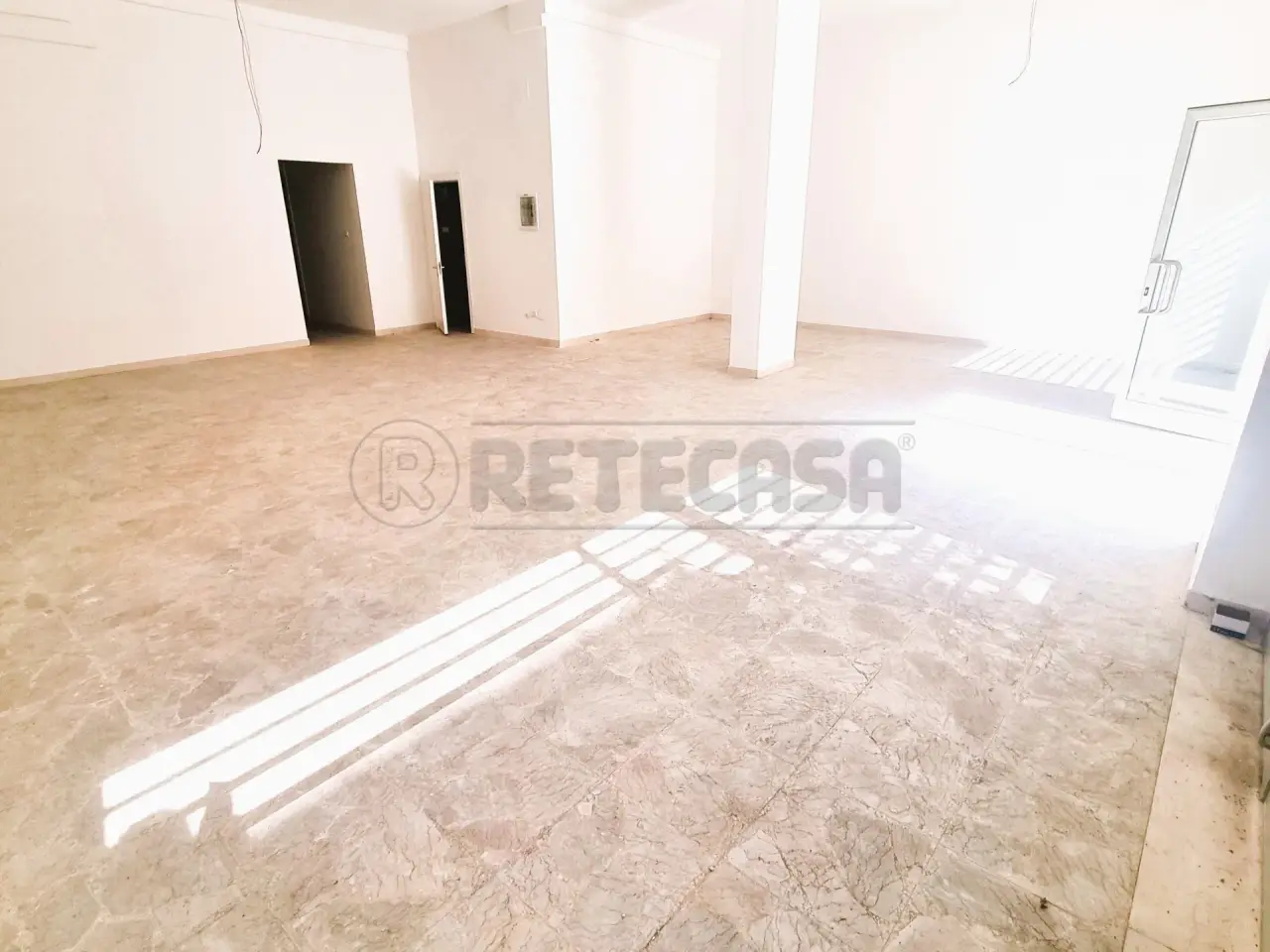 Palazzina commerciale in , Pescara, {3} - Foto 1