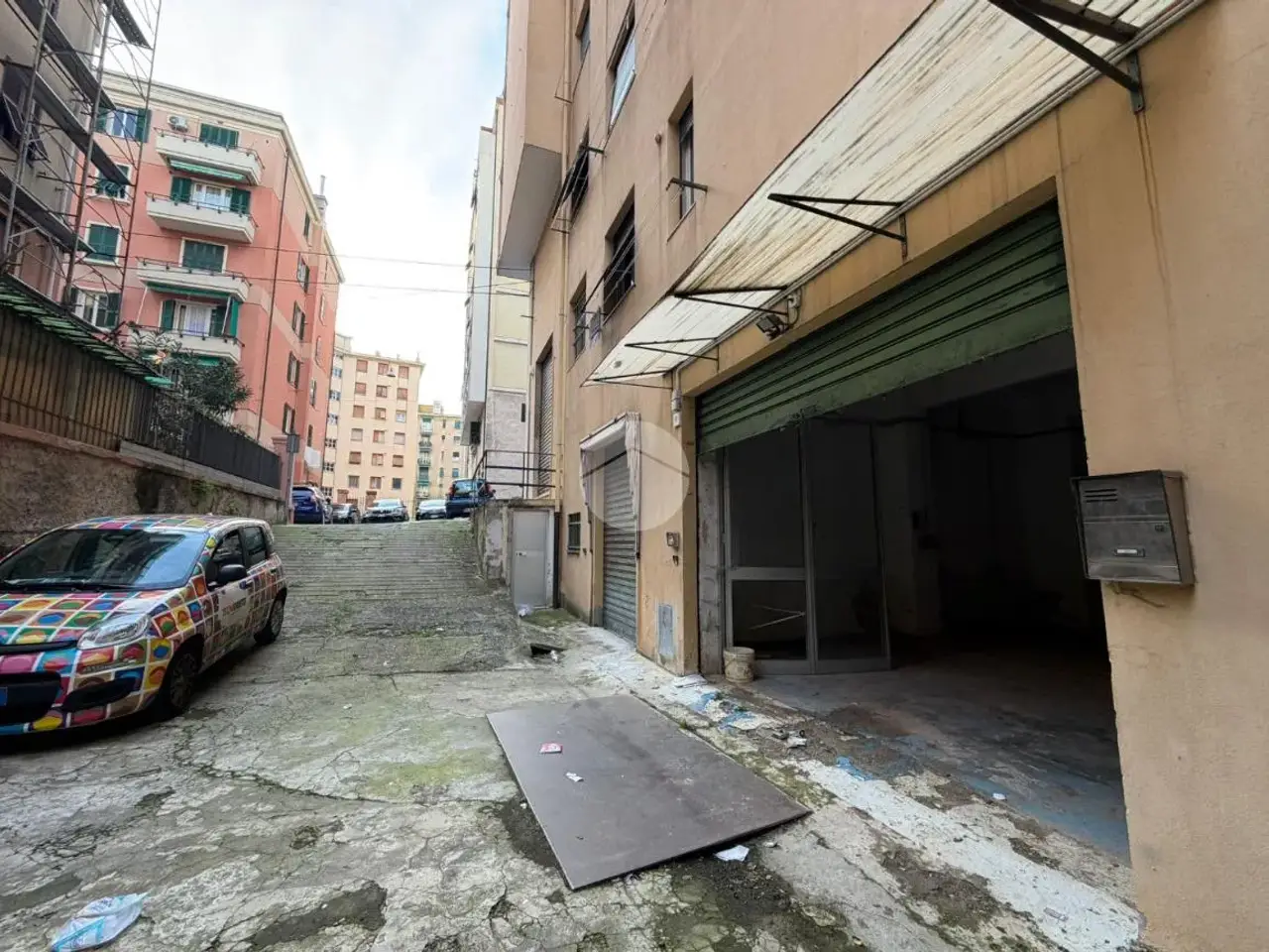 Magazzino in Via Giovanni Ambrogio Molfino 5, Genova, {3} - Foto 1