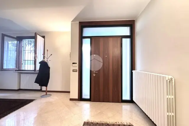 insertion image