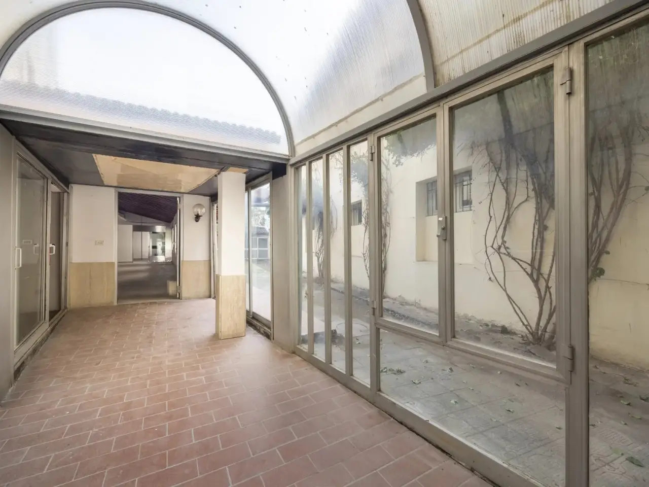 Negozio in Largo Fratelli Alinari, 21, Firenze, {3} - Foto 1