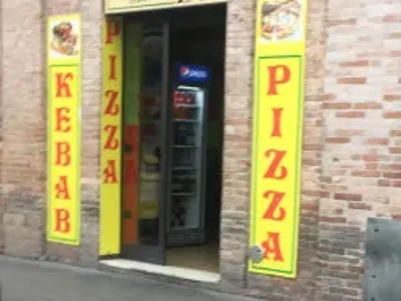 Negozio in Piazza Giuseppe Garibaldi, Teramo, {3} - Foto 1