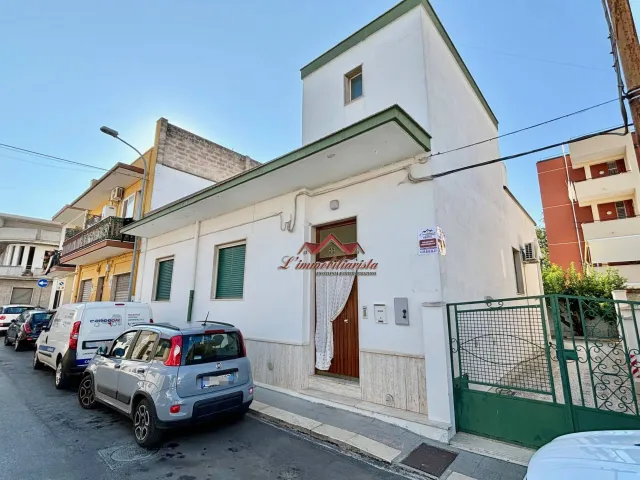 Detached house in {3}, Via Adelfia - Photo 1