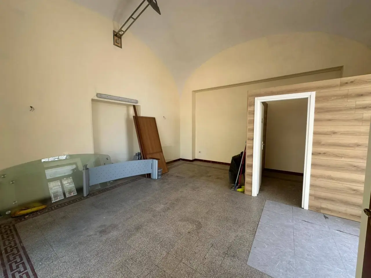 Negozio in Via Nazionale Appia 178, Casagiove, {3} - Foto 1