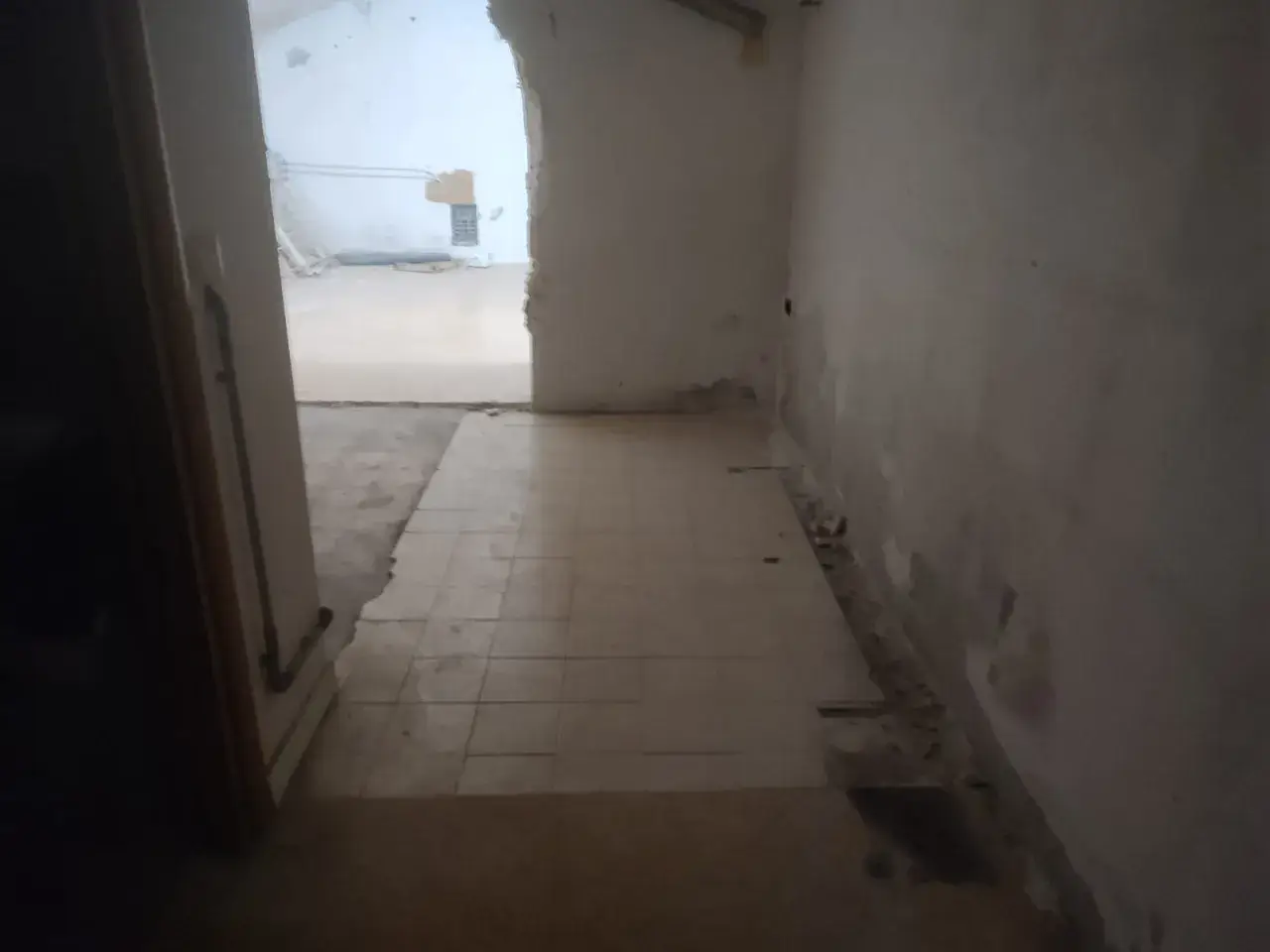 Esercizio commerciale in Piazzetta De Donno, Napoli, {3} - Foto 1