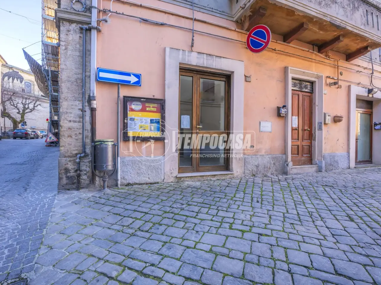 Negozio in Via Cavour, Corridonia, {3} - Foto 1