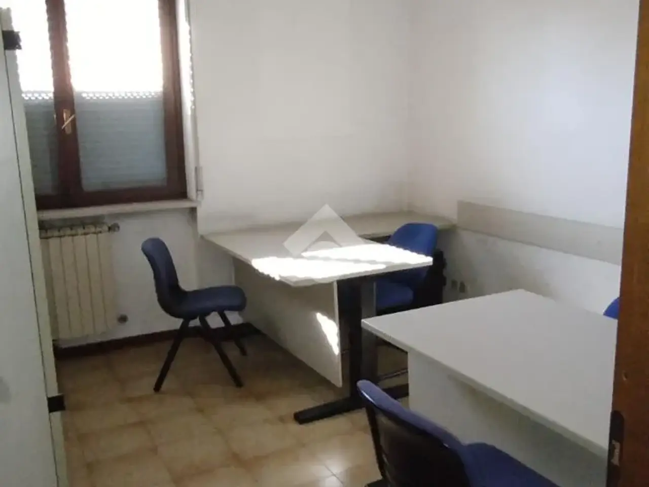 Ufficio in Via Monte Grappa 17, Tradate, {3} - Foto 1