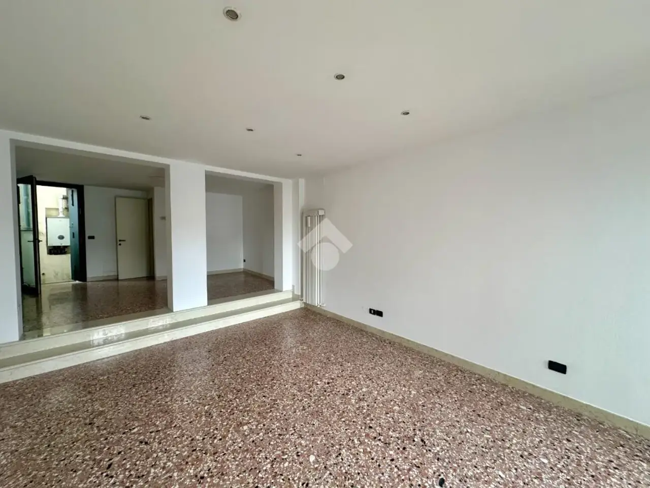 Negozio in Borgo Pieve 6, Castelfranco Veneto, {3} - Foto 2