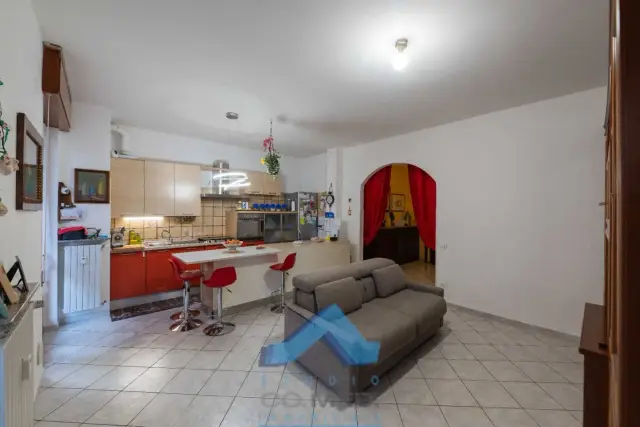 3-room flat in Via Silvio Pellico, 11, Alzano Lombardo - Photo 1