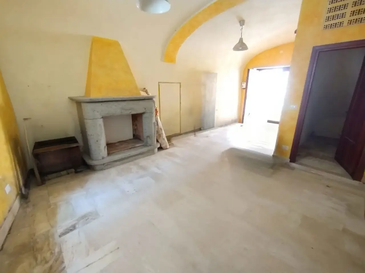 Negozio in Via Borgo Vecchio, Tagliacozzo, {3} - Foto 1