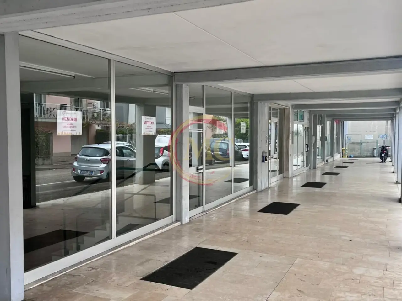 Locale commerciale in Via Trieste 28, Rovereto, {3} - Foto 1