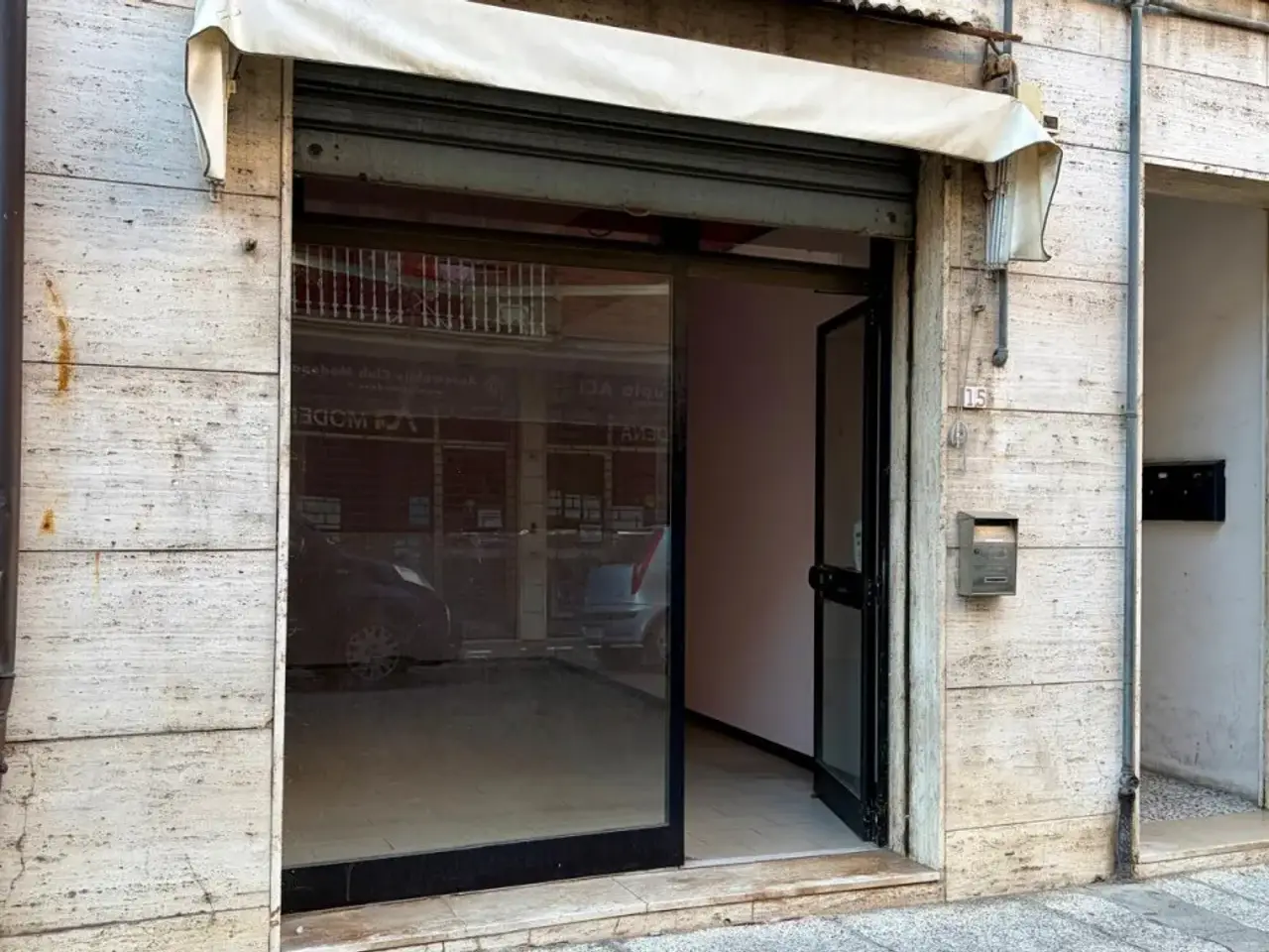Negozio in Via Giuseppe Mazzini, Concordia Sulla Secchia, {3} - Foto 2