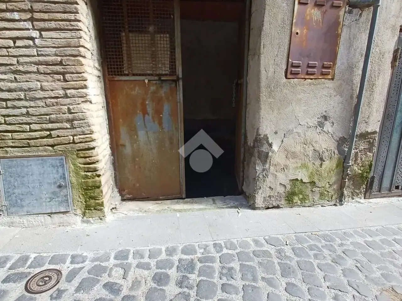Magazzino in Via Porta Porciana 8, Nepi, {3} - Foto 1