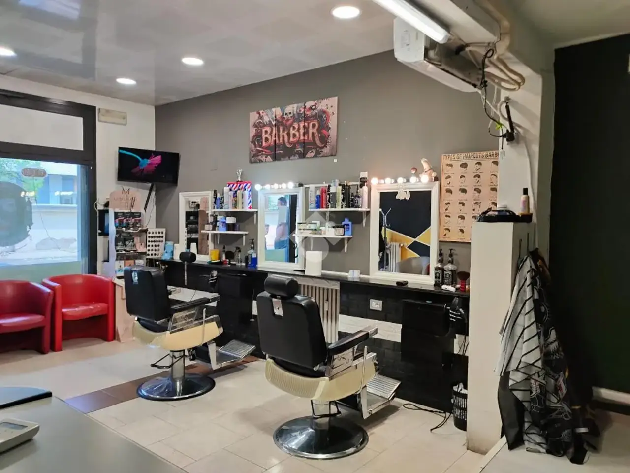 Negozio in Via Generale Cantore 26, Villafranca Di Verona, {3} - Foto 1