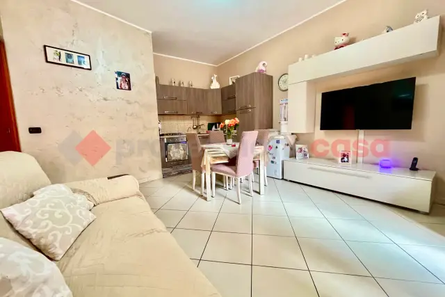 3-room flat in Via Pasquale Grazioso 18, Acerra - Photo 1