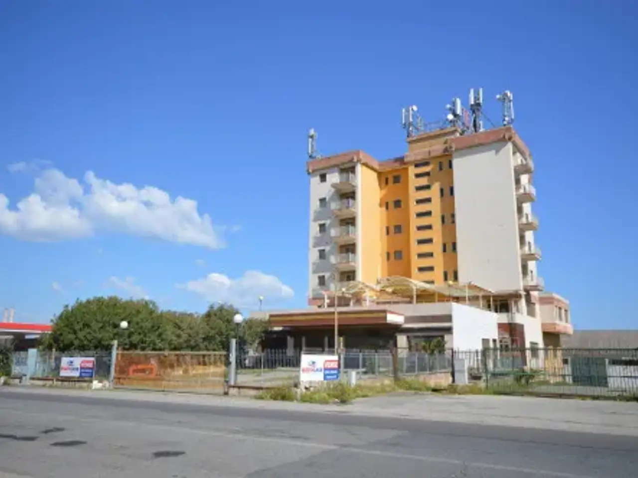 Hotel in Corigliano-Rossano - Ss 106, Snc, Corigliano-Rossano, {3} - Foto 2