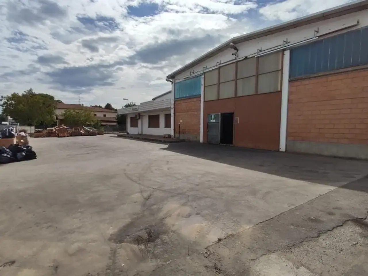 Capannone in Via Morandi, Imola, Zona Industriale, Imola, {3} - Foto 1