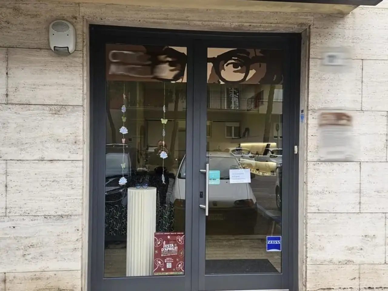 Negozio in Via Magellano 11, Verona, {3} - Foto 1