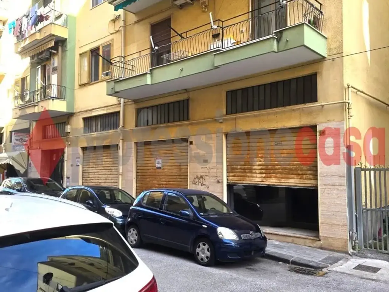 Negozio in Via Adriano Aurofino 14/20, Salerno, {3} - Foto 2