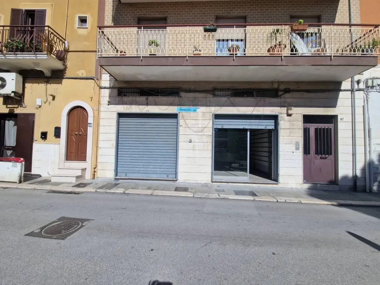 Locale commerciale in Via Ugo Foscolo 91, Bari, {3} - Foto 1