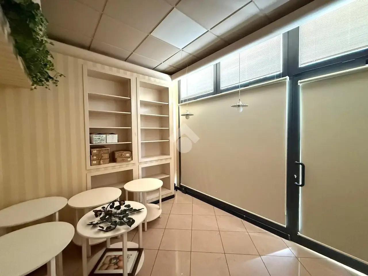 Negozio in Via Chiara Varotari 3, Rubano, {3} - Foto 1