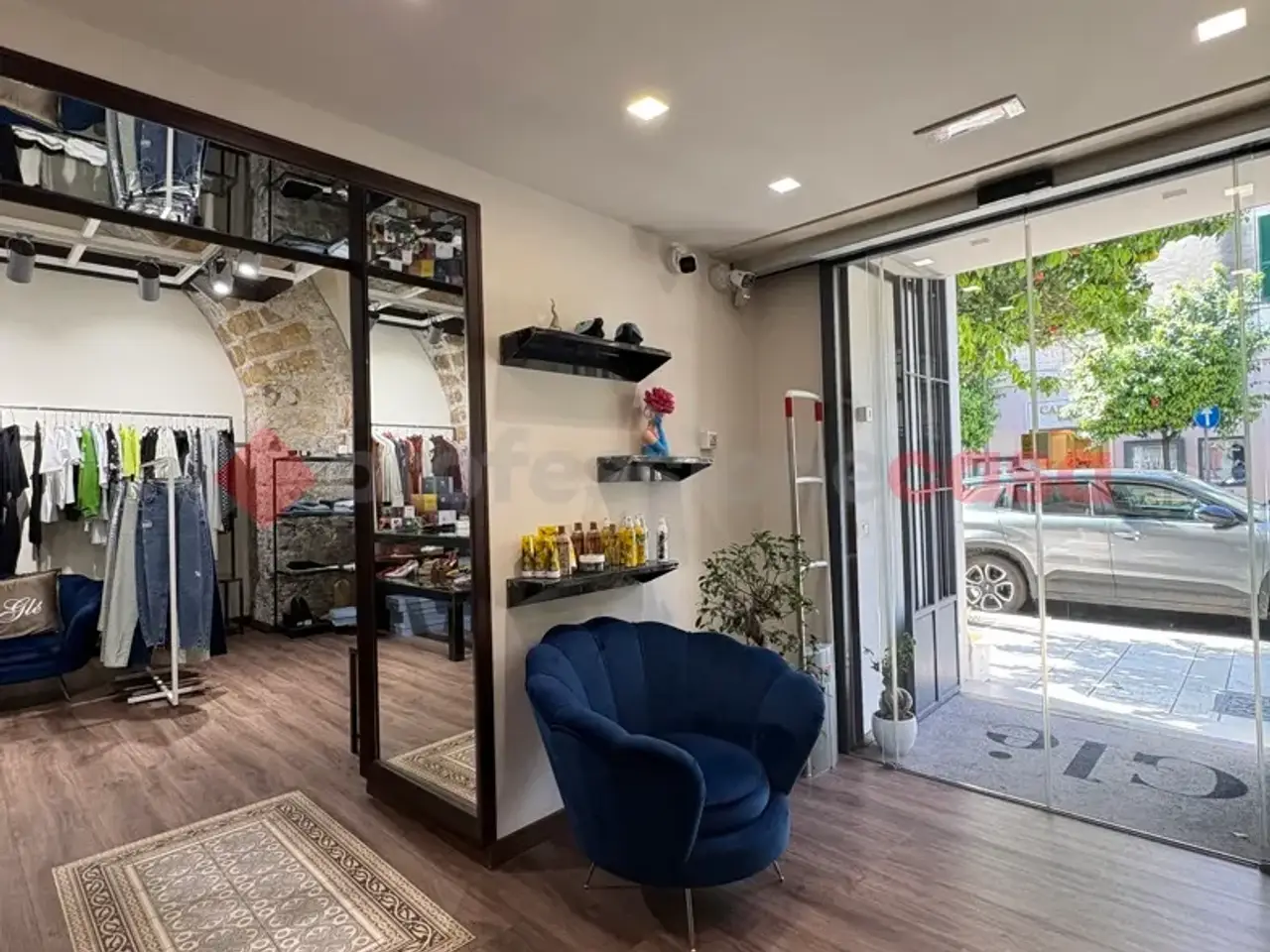 Esercizio commerciale in Via Roma  113, Terracina, {3} - Foto 1