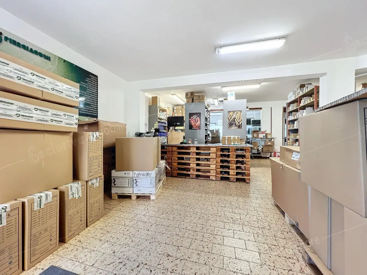 Negozio in Via Antonio Gramsci 1, Castelfidardo, {3} - Foto 1